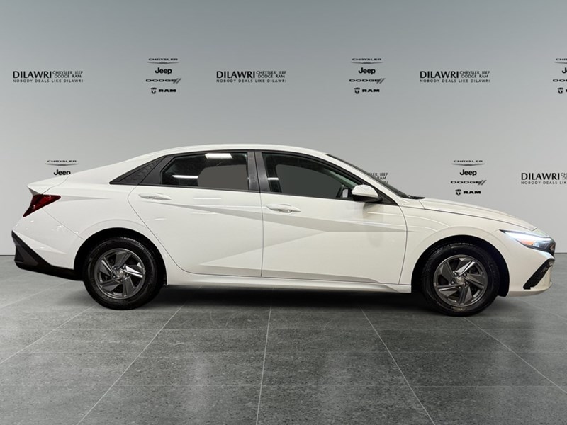 2024 Hyundai Elantra Preferred IVT