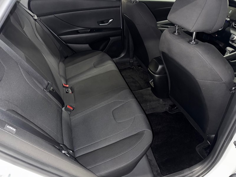 2024 Hyundai Elantra Preferred IVT