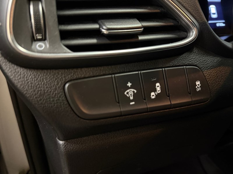 2018 Hyundai Elantra GT GL Auto