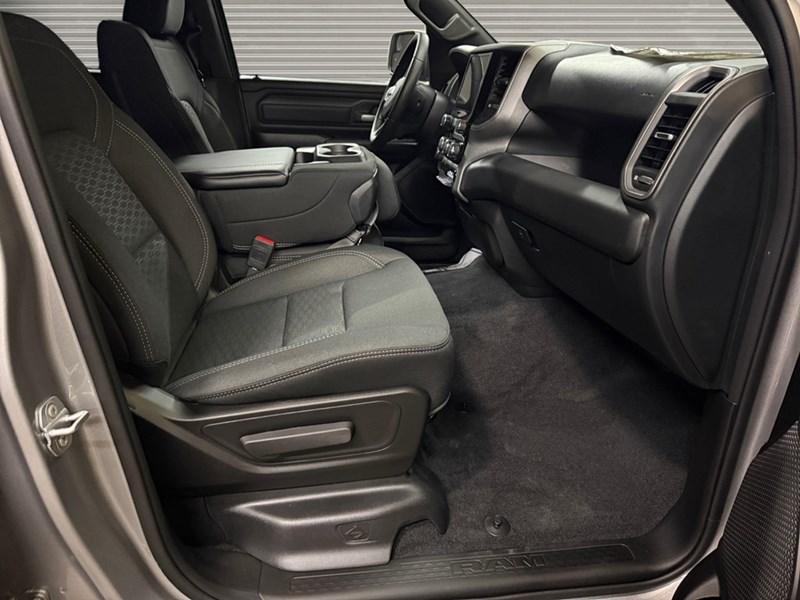 2025 RAM 1500 Tradesman 4x4 Crew Cab 5'7" Box