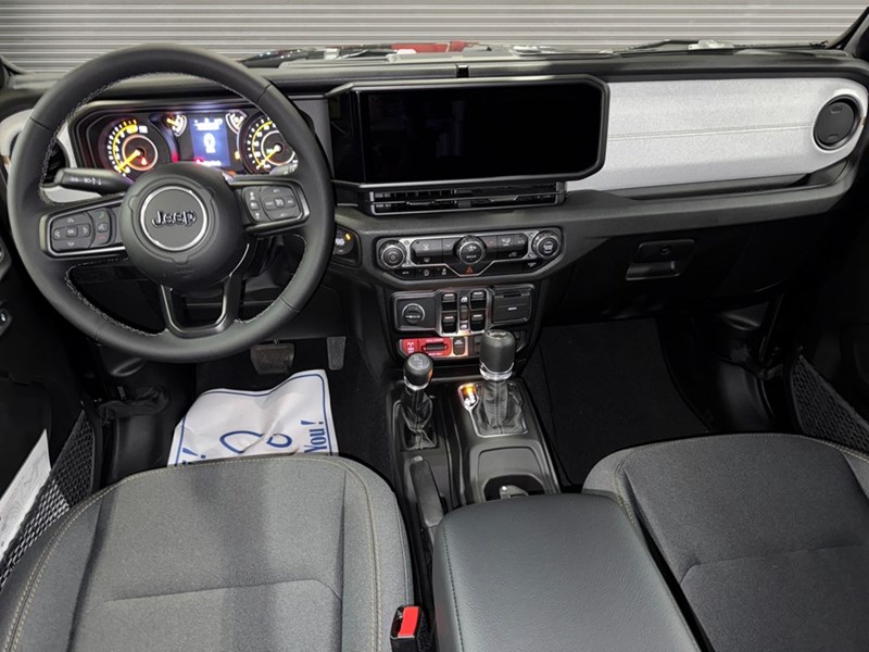 2025 Jeep Wrangler Willys 4 Door 4x4