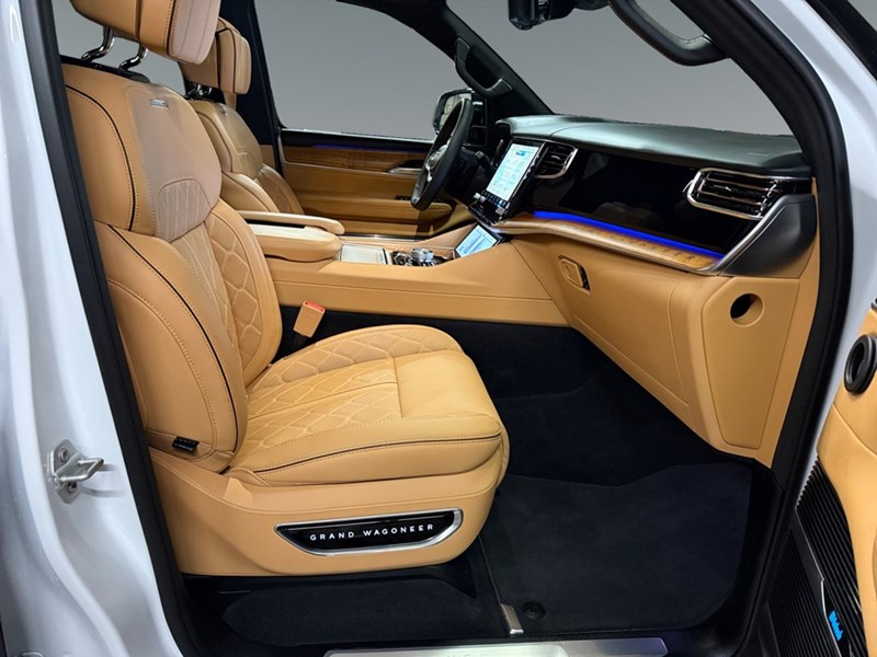 2023 Jeep Grand Wagoneer L Series III 4x4