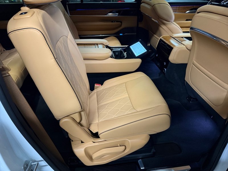 2023 Jeep Grand Wagoneer L Series III 4x4