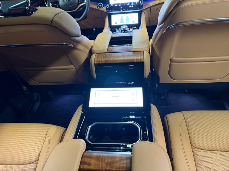 2023 Jeep Grand Wagoneer L Series III 4x4