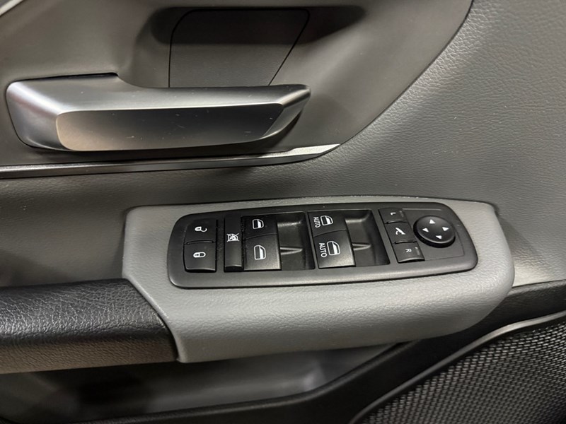 2019 RAM 1500 Big Horn 4x4 Crew Cab 5'7" Box