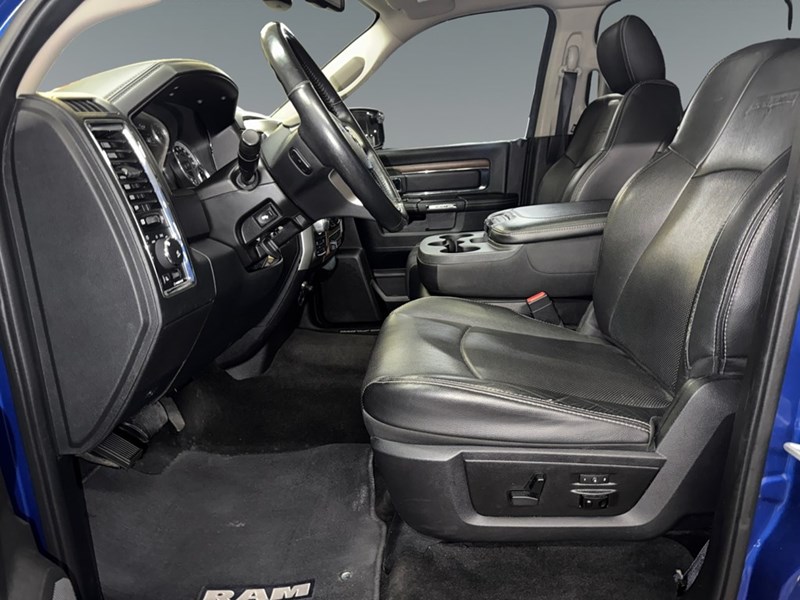2016 RAM 1500 4WD Crew Cab 140.5" Laramie