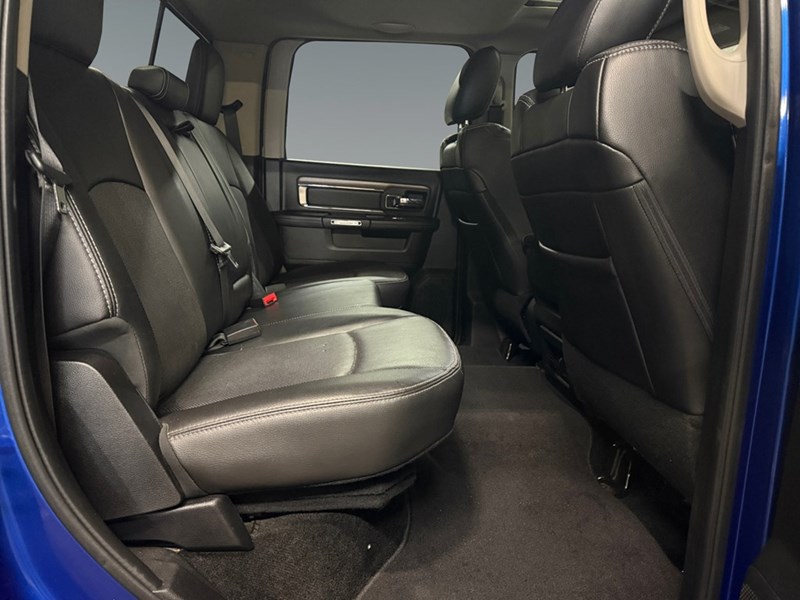 2016 RAM 1500 4WD Crew Cab 140.5" Laramie