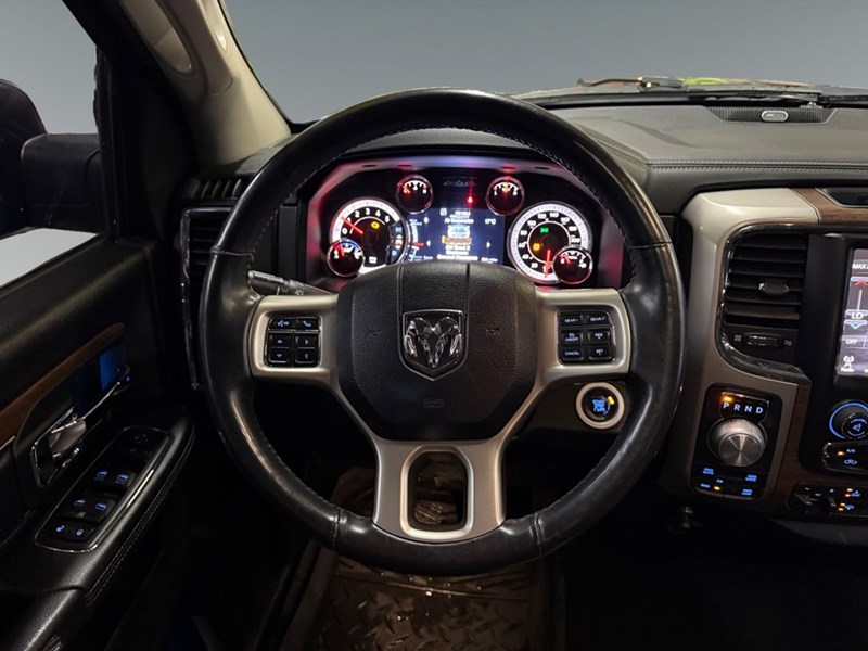 2016 RAM 1500 4WD Crew Cab 140.5" Laramie