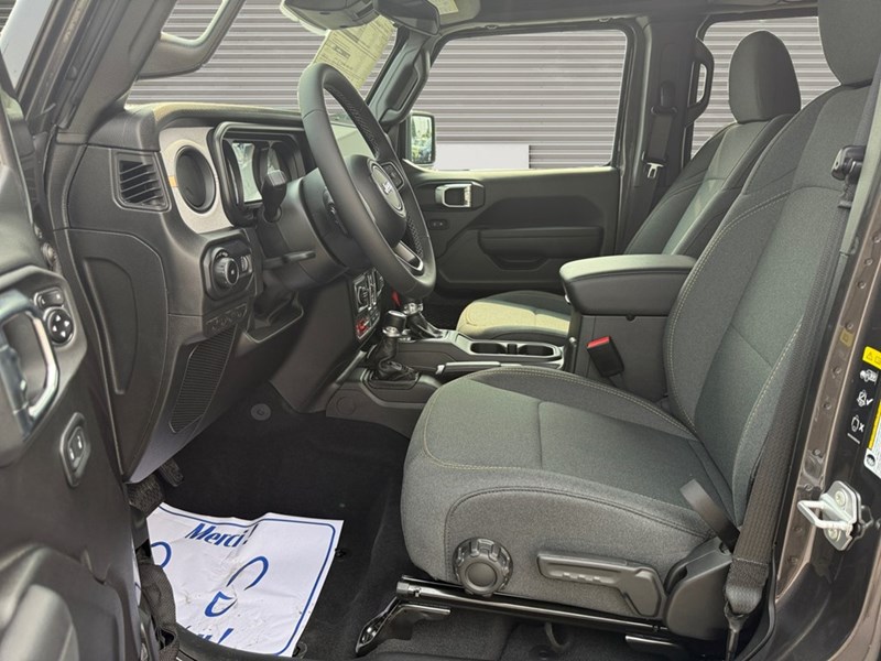 2025 Jeep Wrangler Willys 4 Door 4x4