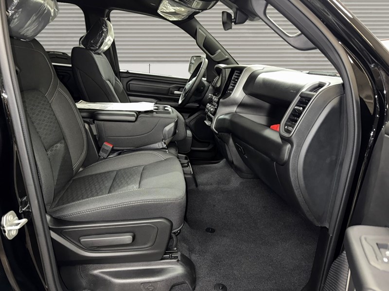 2025 RAM 1500 Tradesman 4x4 Crew Cab 5'7" Box