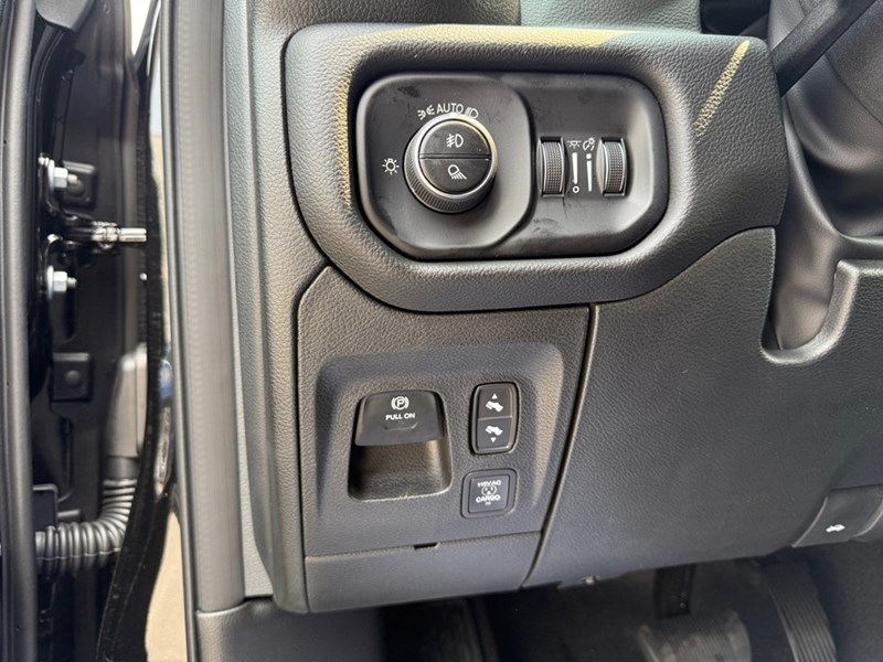 2025 RAM 1500 Big Horn 4x4 Crew Cab 5'7" Box
