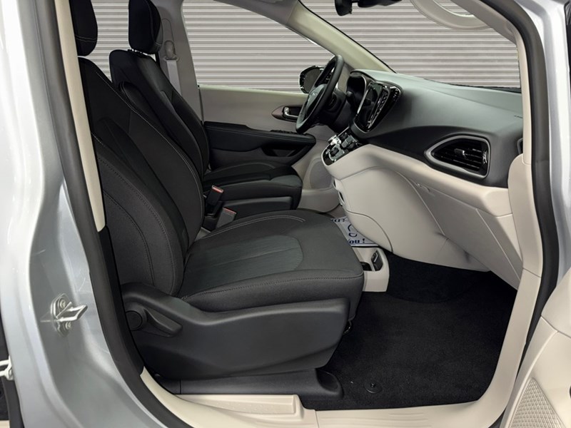 2024 Chrysler Grand Caravan SXT 2WD