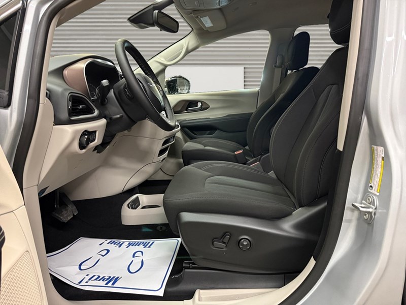 2024 Chrysler Grand Caravan SXT 2WD
