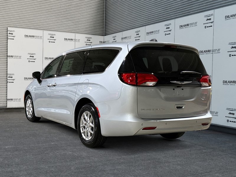 2024 Chrysler Grand Caravan SXT 2WD