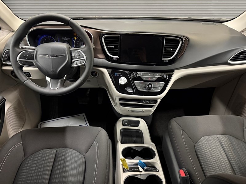 2024 Chrysler Grand Caravan SXT 2WD