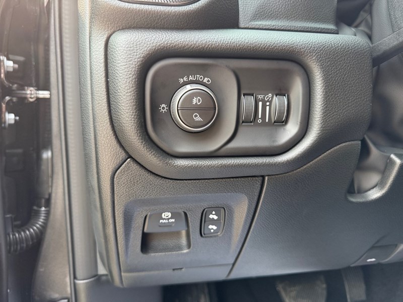 2025 RAM 1500 Sport 4x4 Crew Cab 5'7" Box