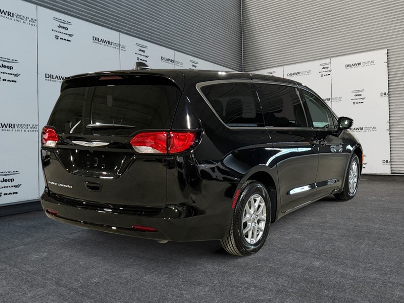 2024 Chrysler Grand Caravan SXT 2WD