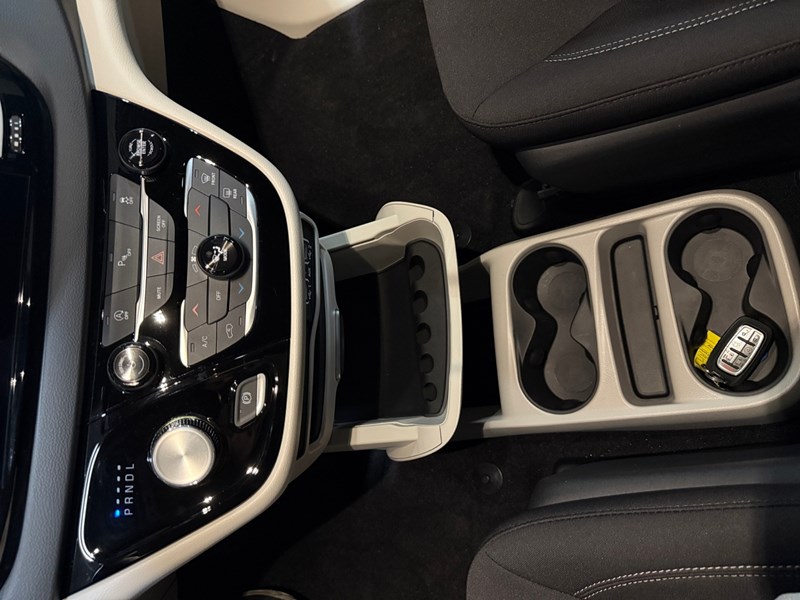 2024 Chrysler Grand Caravan SXT 2WD