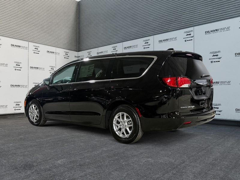 2024 Chrysler Grand Caravan SXT 2WD