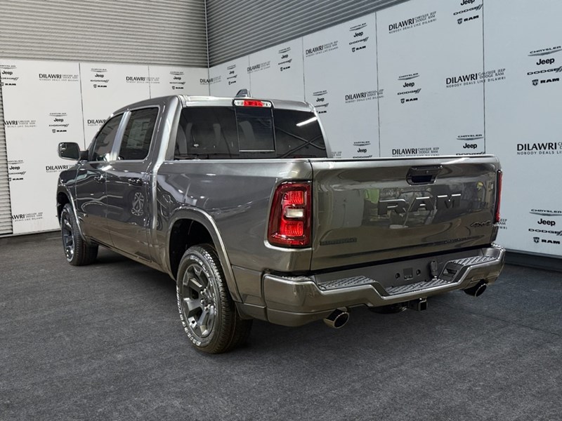 2025 RAM 1500 Big Horn 4x4 Crew Cab 5'7" Box