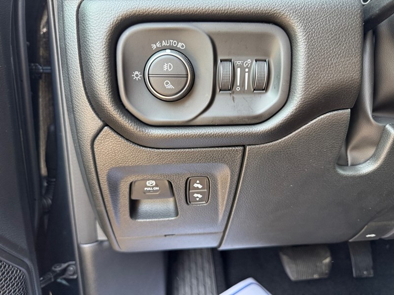 2025 RAM 1500 Big Horn 4x4 Crew Cab 5'7" Box