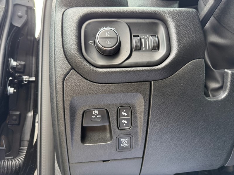 2025 RAM 1500 Sport 4x4 Crew Cab 5'7" Box