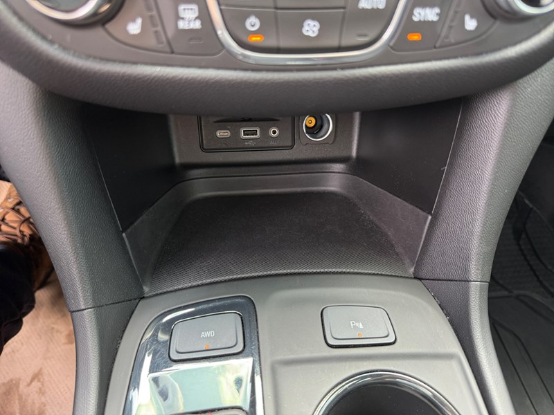 2022 Chevrolet Equinox AWD 4dr RS