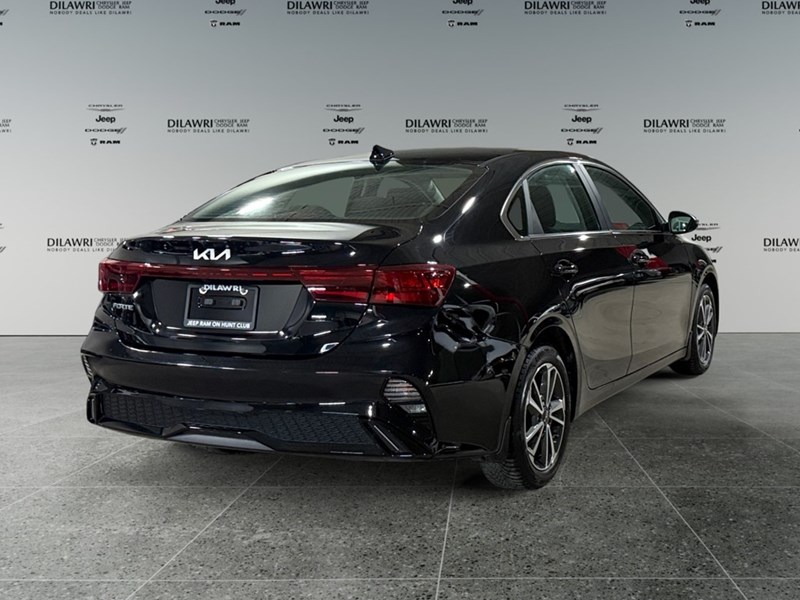 2023 Kia Forte EX IVT