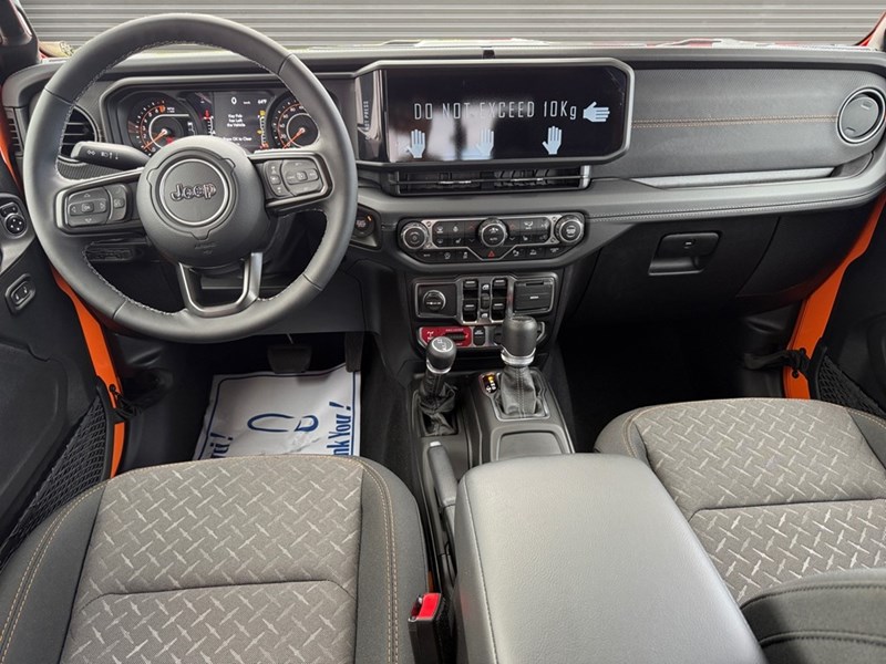 2025 Jeep Gladiator Mojave 4x4