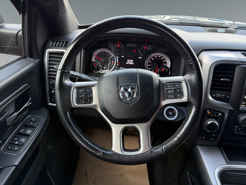 2022 RAM 1500 Classic SLT 4x4 Crew Cab 5'7" Box