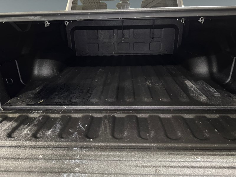 2022 RAM 1500 Classic SLT 4x4 Crew Cab 5'7" Box