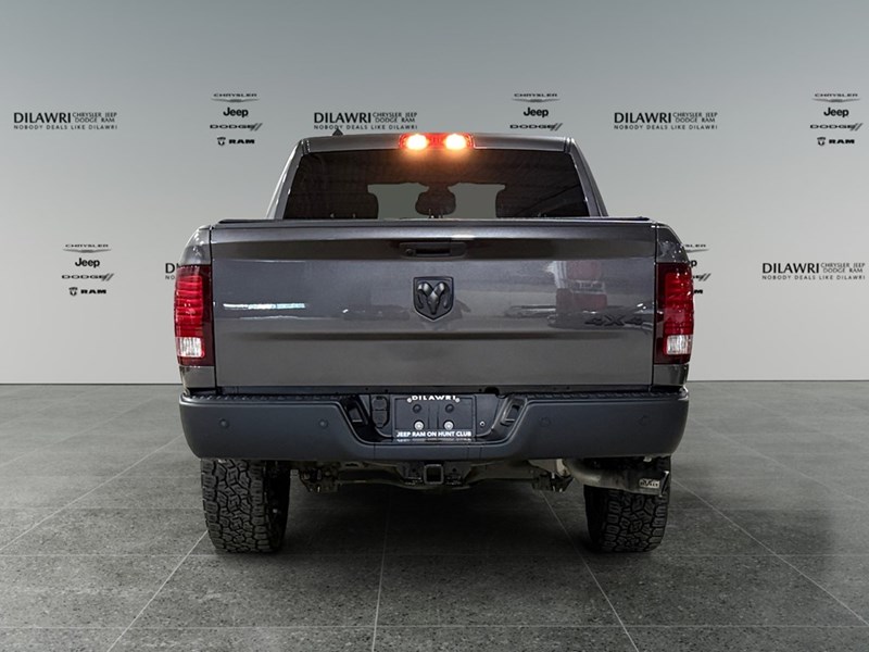 2022 RAM 1500 Classic SLT 4x4 Crew Cab 5'7" Box