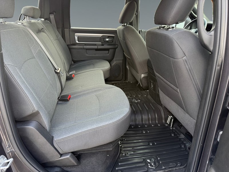 2022 RAM 1500 Classic SLT 4x4 Crew Cab 5'7" Box