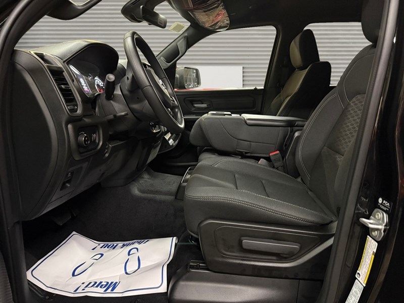 2025 RAM 1500 Tradesman 4x4 Crew Cab 5'7" Box