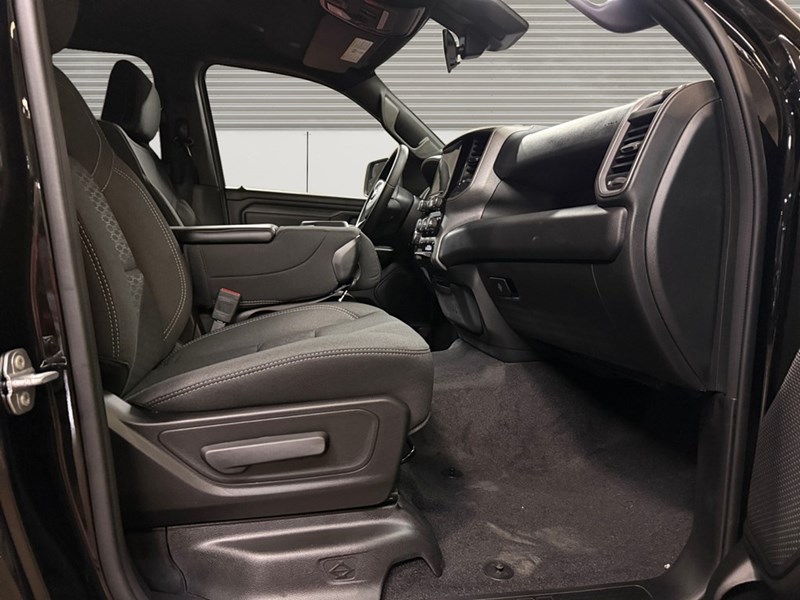 2025 RAM 1500 Tradesman 4x4 Crew Cab 5'7" Box