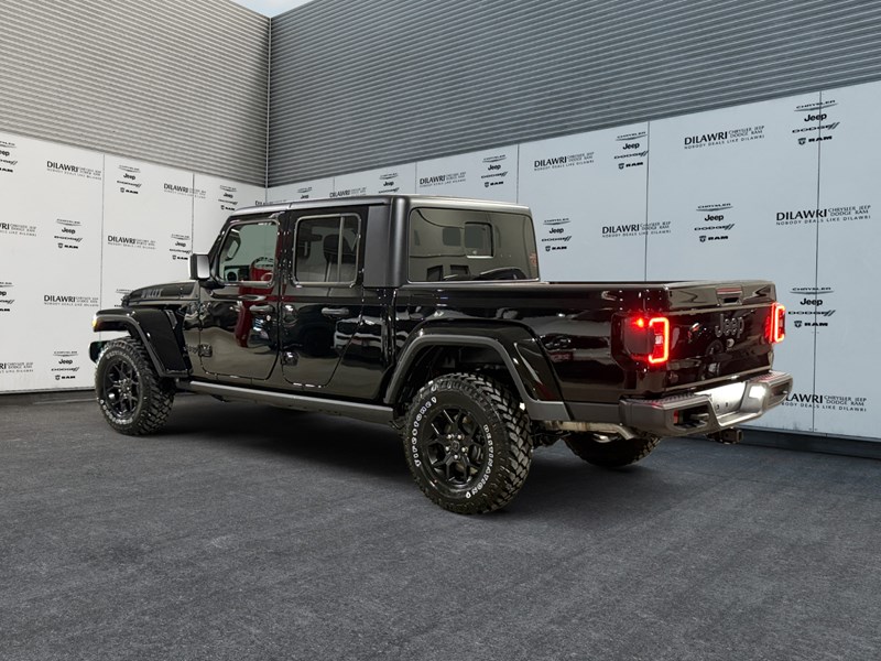 2025 Jeep Gladiator Willys 4x4
