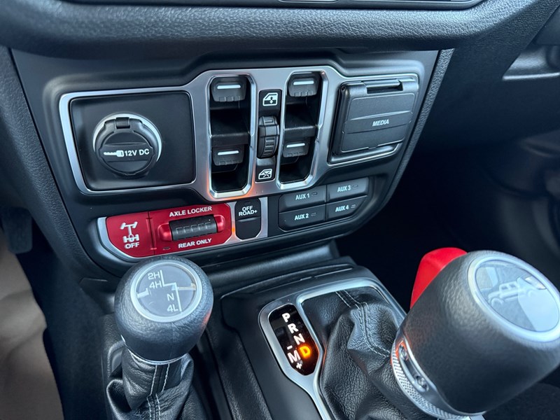 2025 Jeep Gladiator Willys 4x4
