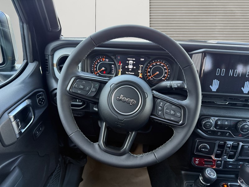 2025 Jeep Gladiator Willys 4x4