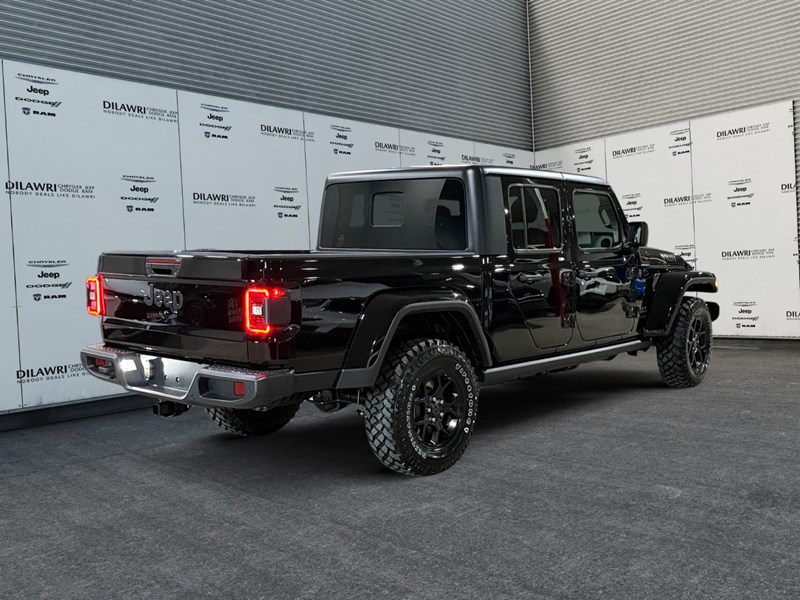 2025 Jeep Gladiator Willys 4x4