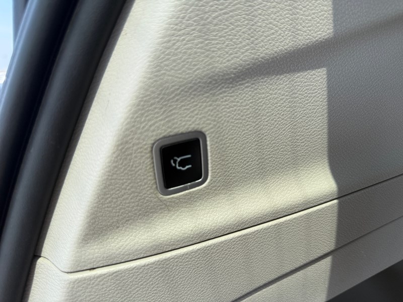 2023 Chrysler Grand Caravan SXT 2WD