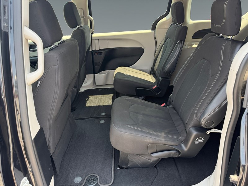 2023 Chrysler Grand Caravan SXT 2WD