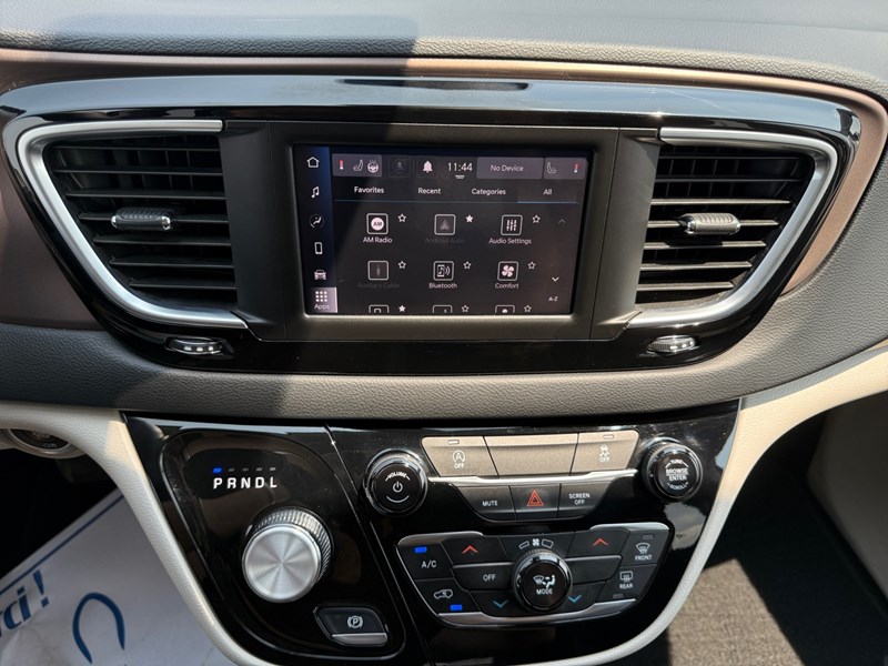 2023 Chrysler Grand Caravan SXT 2WD