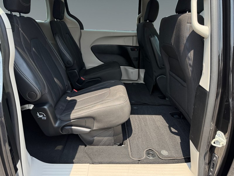 2023 Chrysler Grand Caravan SXT 2WD