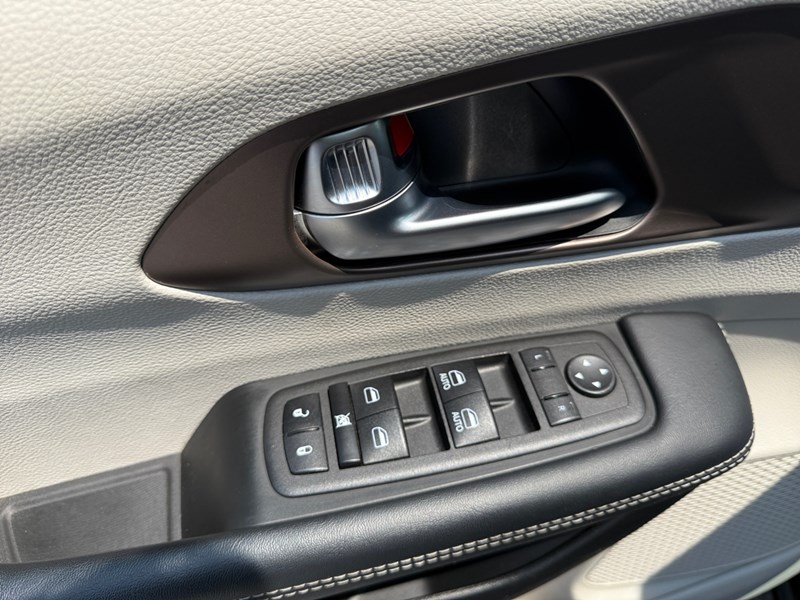 2023 Chrysler Grand Caravan SXT 2WD