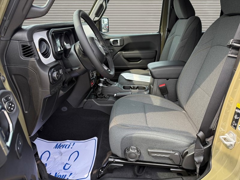 2025 Jeep Wrangler Willys 4 Door 4x4