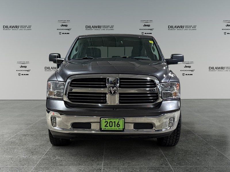 2016 RAM 1500 4WD Crew Cab 140.5" SLT