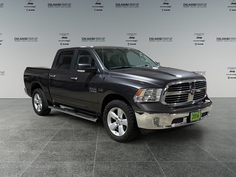 2016 RAM 1500 4WD Crew Cab 140.5" SLT