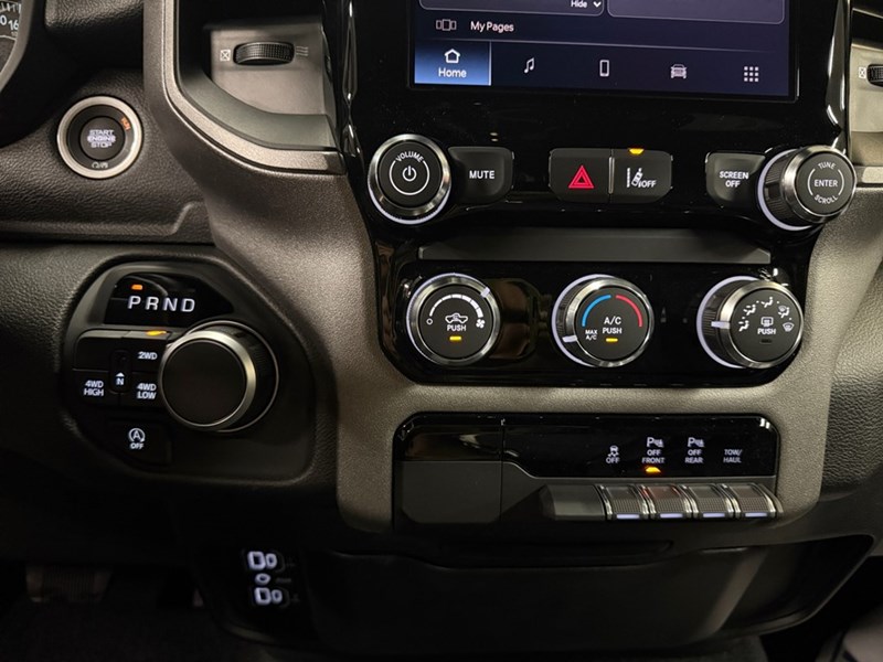 2025 RAM 1500 Tradesman 4x4 Crew Cab 5'7" Box