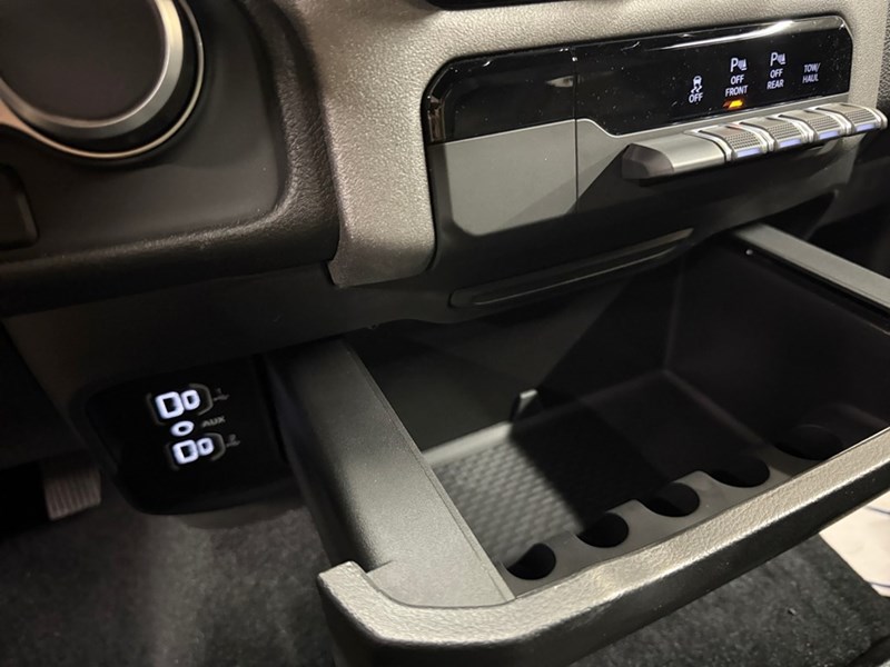 2025 RAM 1500 Tradesman 4x4 Crew Cab 5'7" Box