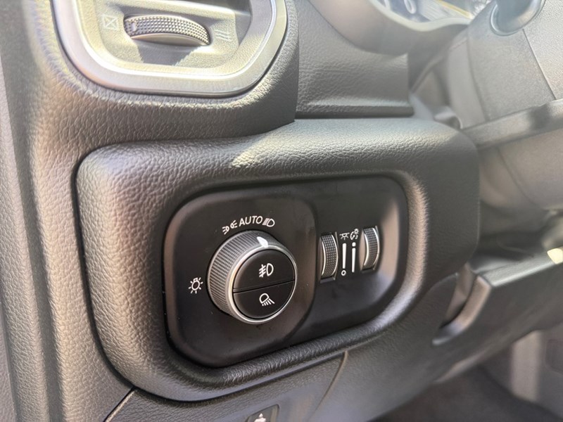 2025 RAM 1500 Big Horn 4x4 Crew Cab 5'7" Box